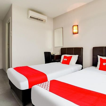 Oyo 89631 988 Hotel Johor Bahru Zewnętrze zdjęcie