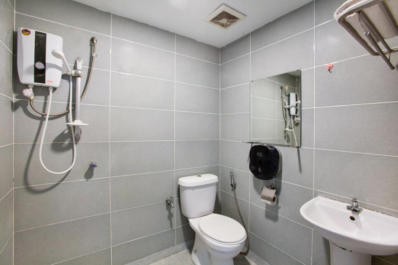 Oyo 89631 988 Hotel Johor Bahru Zewnętrze zdjęcie